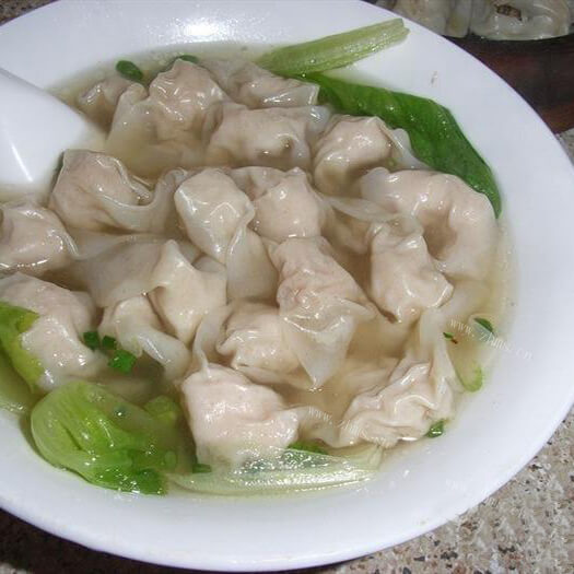 美味的洋葱豆腐干肉馅馄饨 