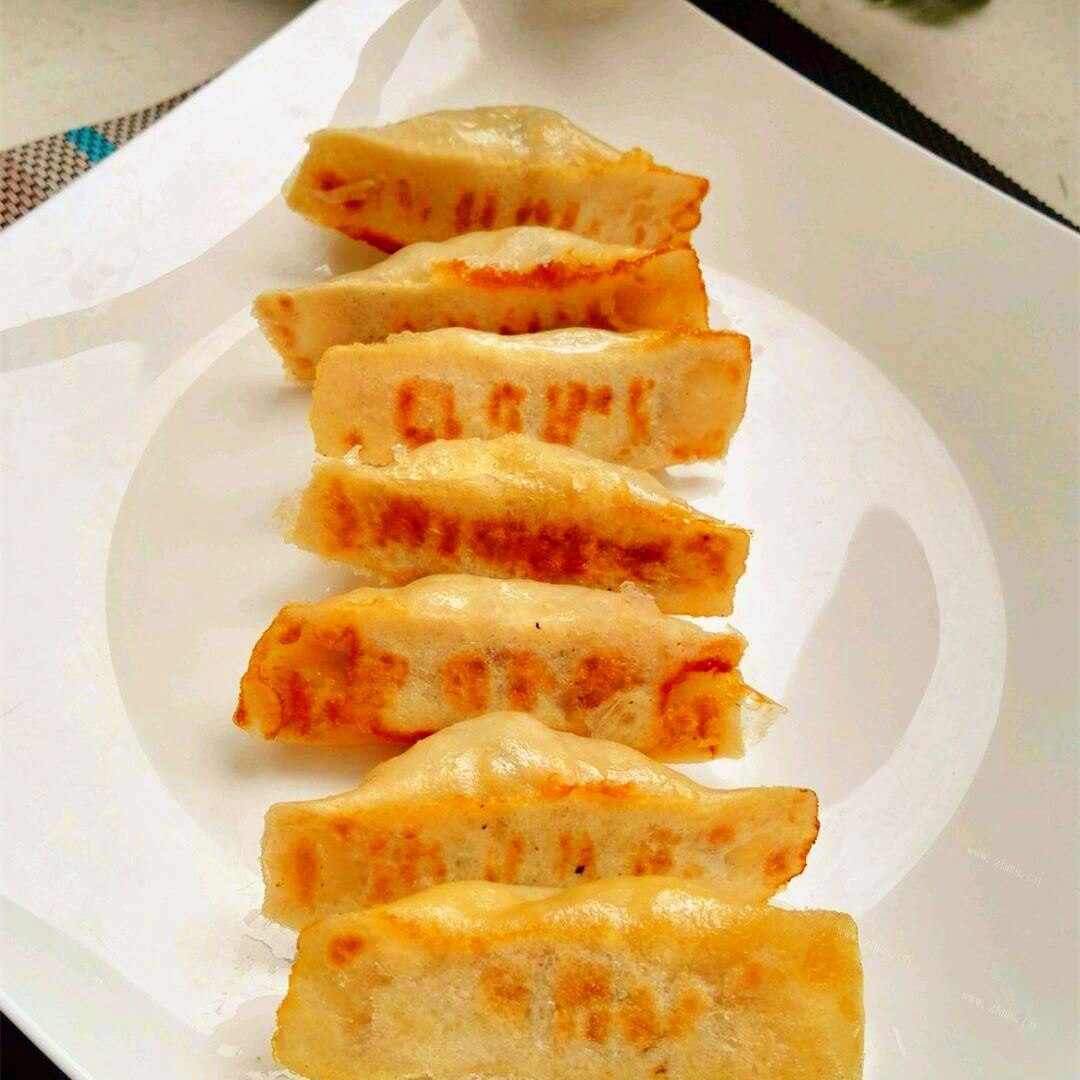 美味的猪肉馅锅贴