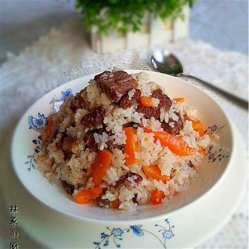 色香味俱全的牛肉抓饭