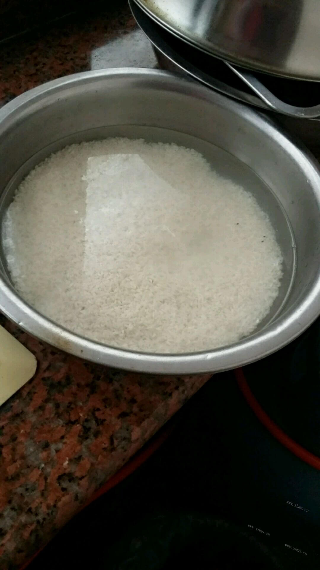 清香鲜美的咸鸭蛋糯米饭做法图解1)
