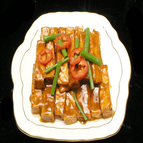 美味的酱烧黑白豆腐