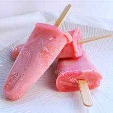 解暑西瓜酸奶冰棒