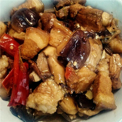滋补的香菇炖羊肉