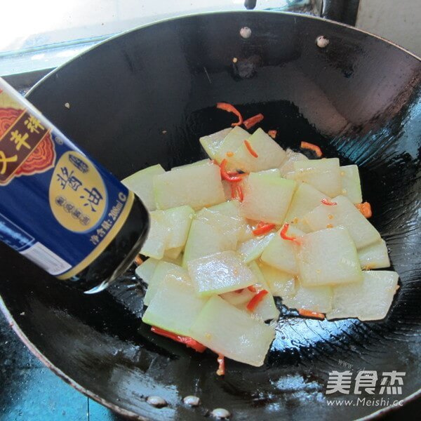 简易的家常辣椒烧冬瓜片做法图解7)