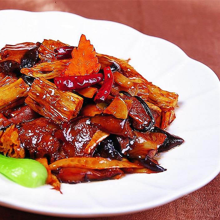 美味的茄汁烧腐竹