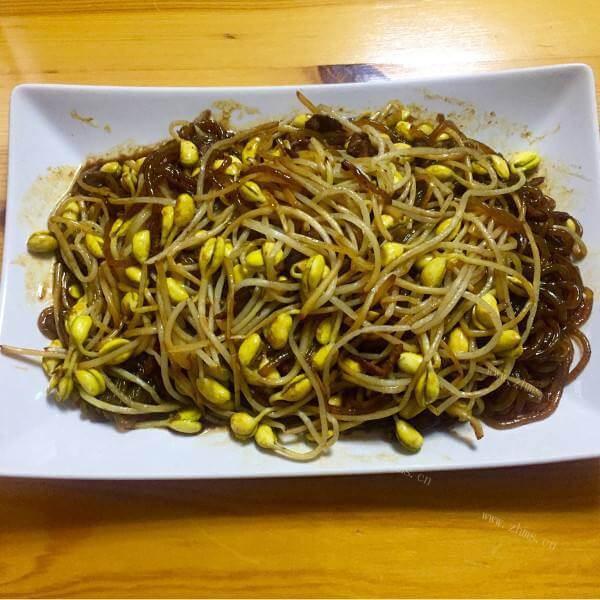 美味的蚝汁黄豆芽