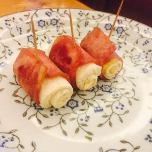 美味的培根芝士吐司卷