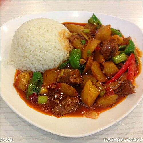 香喷喷的土豆牛肉盖浇饭