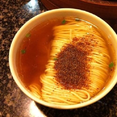 辣辣的虾子面