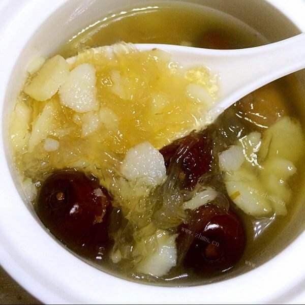 营养的玫瑰花炖燕窝