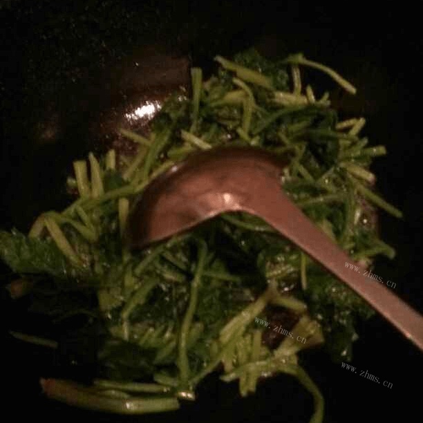 好喝的菠菜猪肝汤做法图解4)