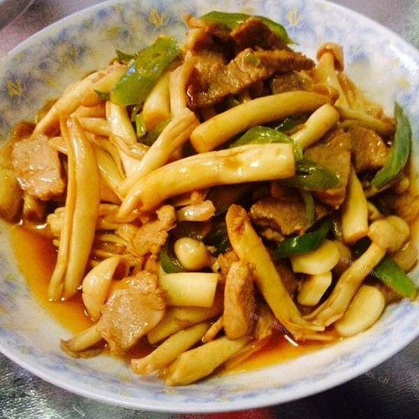 好吃的海鲜蔬菜烩饼