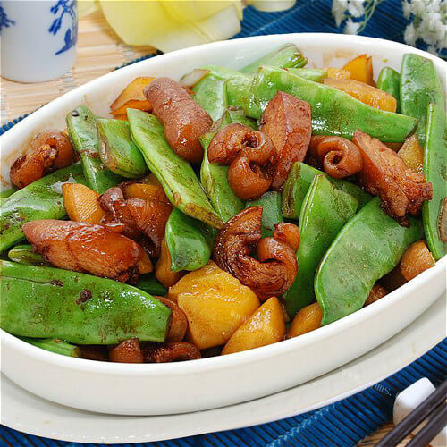 家常土豆豆角炖肉片