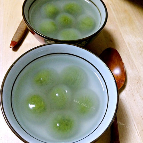 美味的抹茶杏仁汤圆