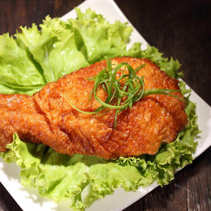 美味柠香烤鸡腿