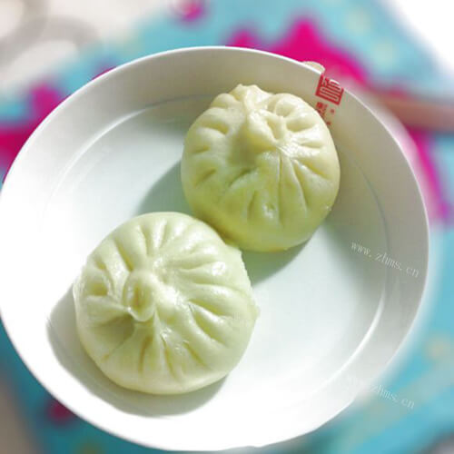 ”家庭式“西葫芦鸡蛋火腿包子