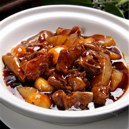 营养丰富的莲藕焖羊肉