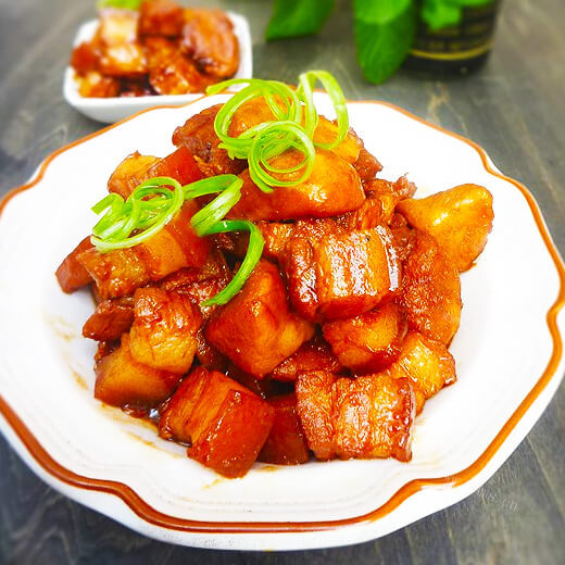 好吃的红烧芋头肉片