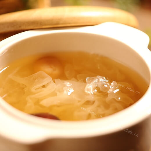 滋养桃胶雪燕养颜糖水