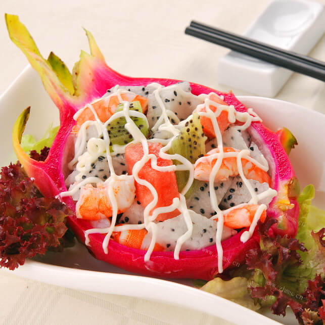 美味的火龙果油条沙律