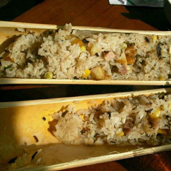 香浓的美味竹筒饭