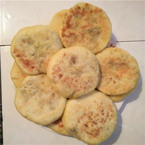 爽口萝卜香菇鸡蛋饼