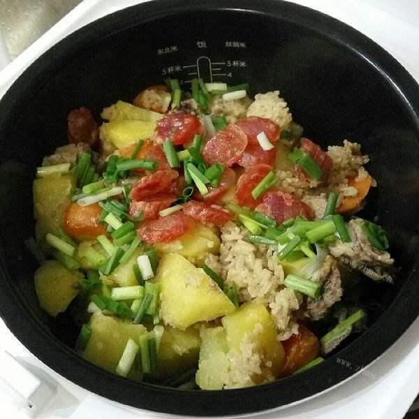 美味的小米土豆焖饭