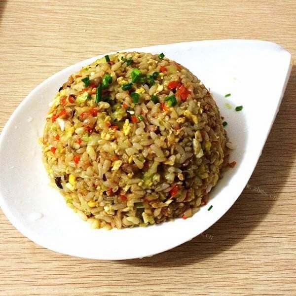 好吃又营养的羊肉蛋炒饭 