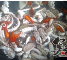 好吃的姜葱辣炒鱿鱼须做法图解5)