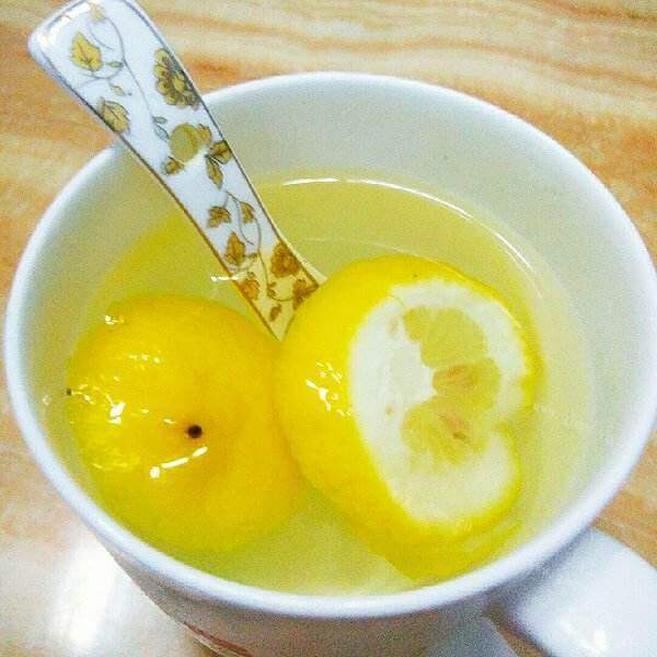 清凉饮品柠檬冰糖水