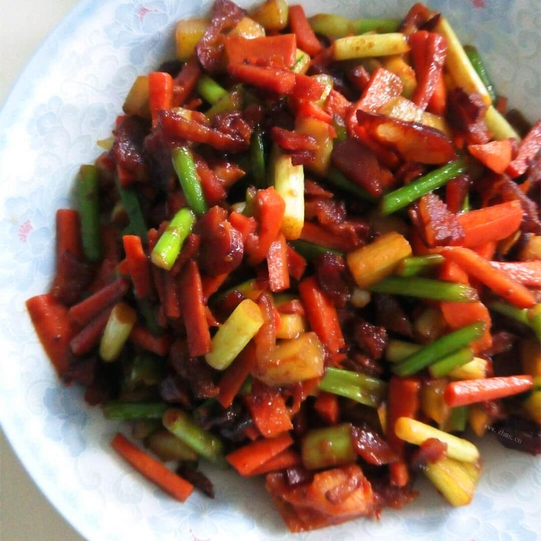 家常西红柿炒腊肉