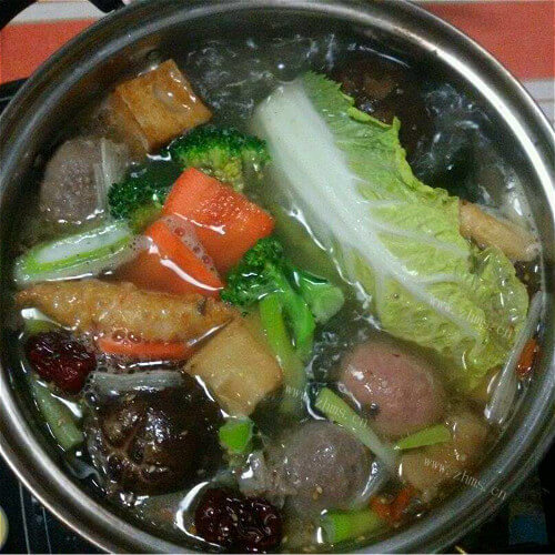 美味的肉丸香菇煮面线