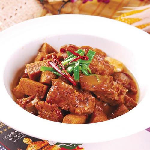 美味的排骨焖豆腐