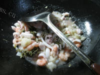 鲜美下饭的腌白菜炒海鲜的做法图解六