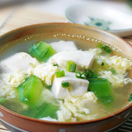 美味菊花脑鸭蛋汤