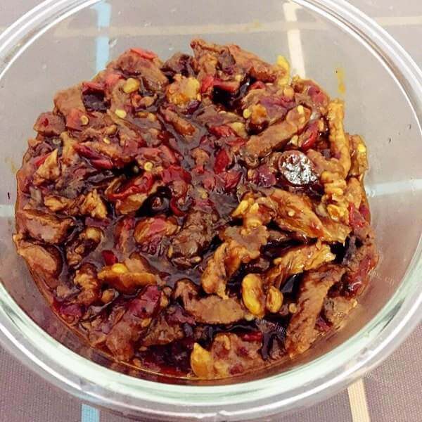 美味的自制牛肉辣酱