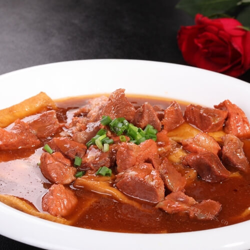 美味的尖椒闷肉 