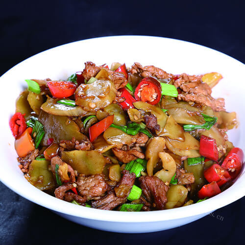 美味的莴笋红烧肉