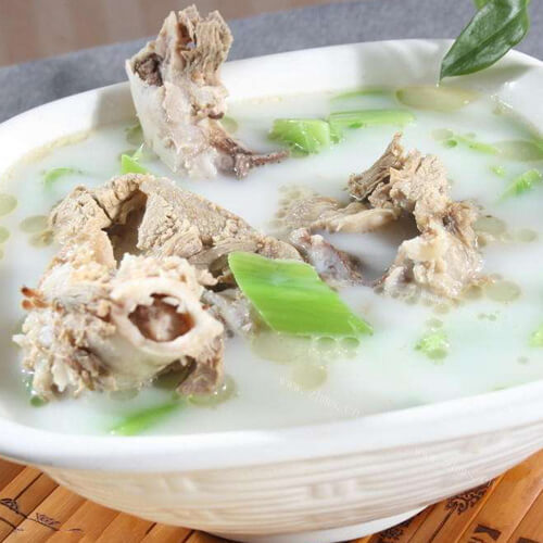 美味的羊棒骨汤