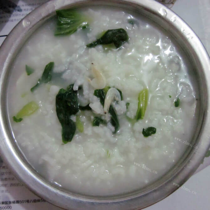 可口的油菜蕻鲍鱼大米粥