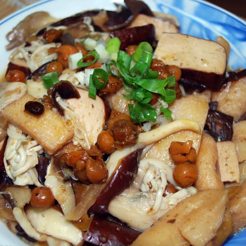 家常豆腐干香菇肉 