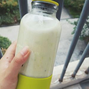 美味的百香果香蕉汁