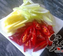 好吃的姜葱辣炒鱿鱼须做法图解1)