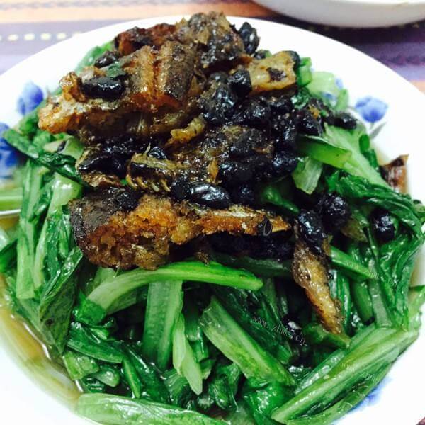 美味的豆豉鲮鱼烧菜花