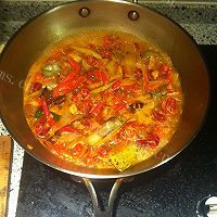 美味的香辣炒虾尾做法图解7)