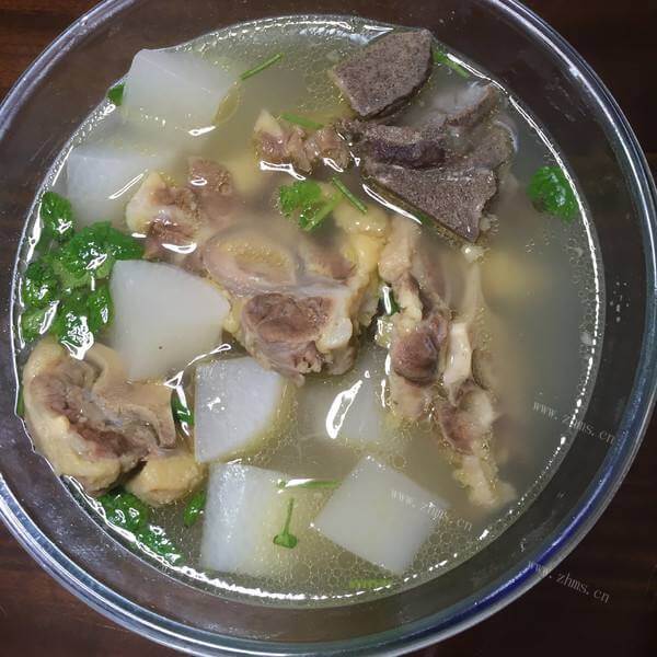 美味的西式炖牛尾