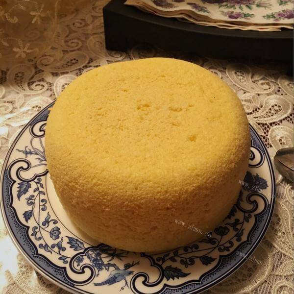 美味的松软蒸蛋糕