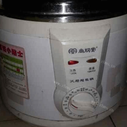 美味早餐银耳莲子粥做法图解4)