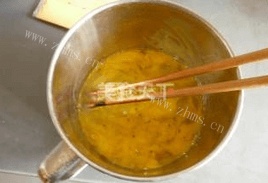 好吃的鸡蛋芝士吐司饺做法图解2)