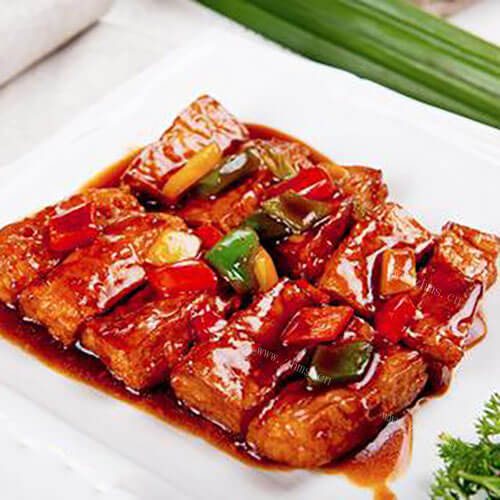 好吃的红烧鸡腿蘑菇